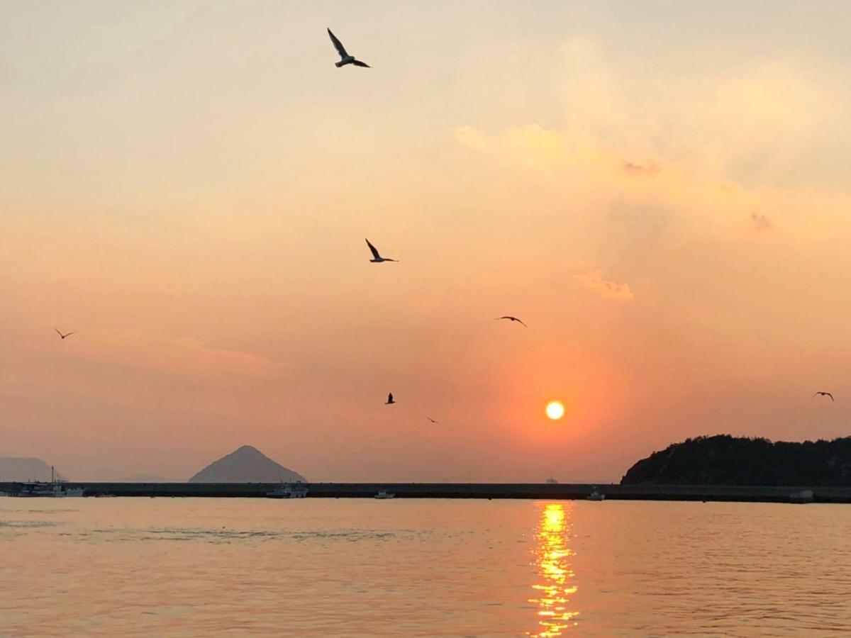 Yado Seven Beach Naoshima Exterior photo